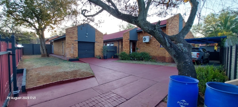 3 Bedroom Property for Sale in Geelhoutpark North West